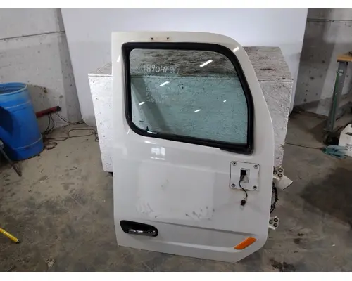 PETERBILT 579 2013-2026 DOOR ASSEMBLY, FRONT