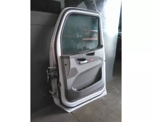 PETERBILT 579 2013-2026 DOOR ASSEMBLY, FRONT