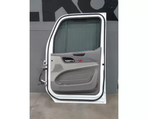 PETERBILT 579 2013-2026 DOOR ASSEMBLY, FRONT