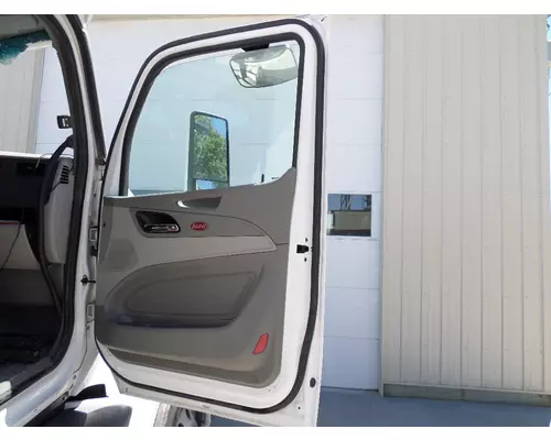 PETERBILT 579 2013-2026 DOOR ASSEMBLY, FRONT
