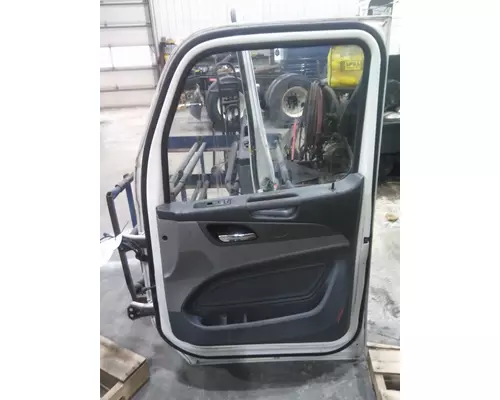 PETERBILT 579 2013-2026 DOOR ASSEMBLY, FRONT