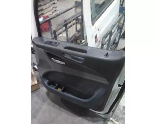 PETERBILT 579 2013-2026 DOOR ASSEMBLY, FRONT