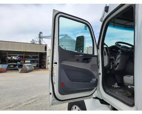 PETERBILT 579 2013-2026 DOOR ASSEMBLY, FRONT