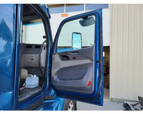 PETERBILT 579 2013-2026 DOOR ASSEMBLY, FRONT