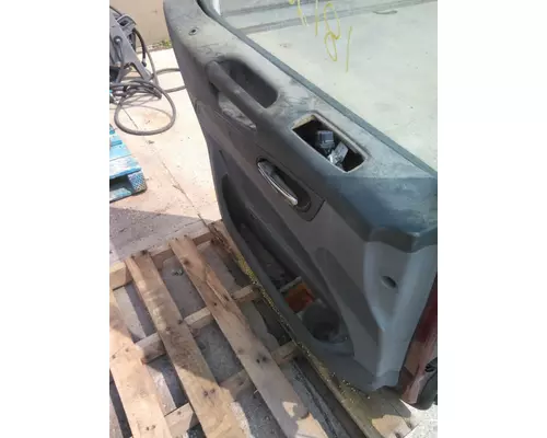 PETERBILT 579 2013-2026 DOOR ASSEMBLY, FRONT