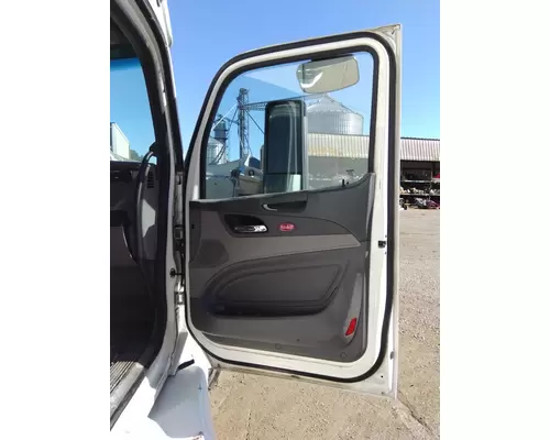 PETERBILT 579 2013-2026 DOOR ASSEMBLY, FRONT