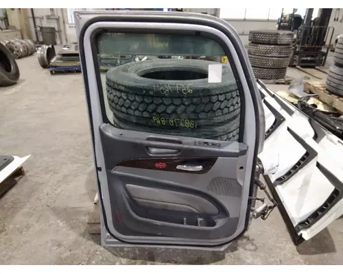 PETERBILT 579 2013-2026 DOOR ASSEMBLY, FRONT