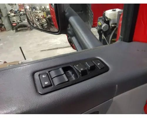 PETERBILT 579 2013-2026 DOOR ASSEMBLY, FRONT