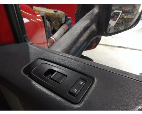 PETERBILT 579 2013-2026 DOOR ASSEMBLY, FRONT