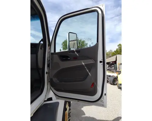 PETERBILT 579 2013-2026 DOOR ASSEMBLY, FRONT