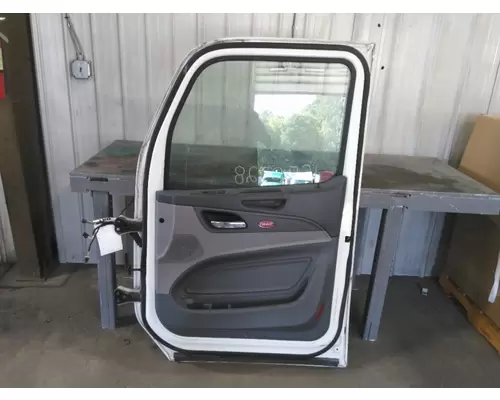 PETERBILT 579 2013-2026 DOOR ASSEMBLY, FRONT
