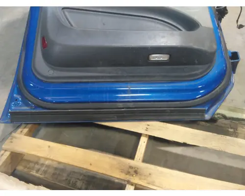 PETERBILT 579 2013-2026 DOOR ASSEMBLY, FRONT