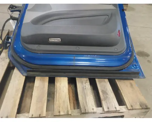 PETERBILT 579 2013-2026 DOOR ASSEMBLY, FRONT