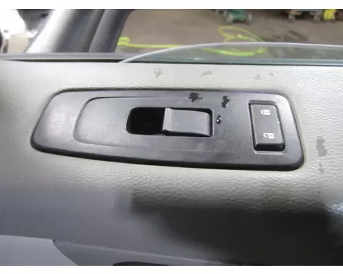 PETERBILT 579 2013-2026 DOOR ASSEMBLY, FRONT