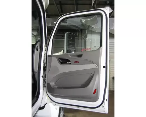 PETERBILT 579 2013-2026 DOOR ASSEMBLY, FRONT