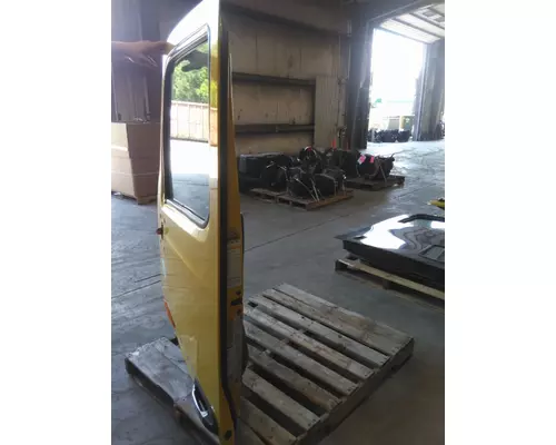 PETERBILT 579 2013-2026 DOOR ASSEMBLY, FRONT