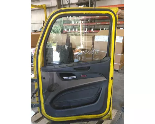 PETERBILT 579 2013-2026 DOOR ASSEMBLY, FRONT