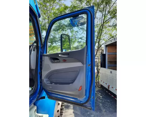 PETERBILT 579 2013-2026 DOOR ASSEMBLY, FRONT