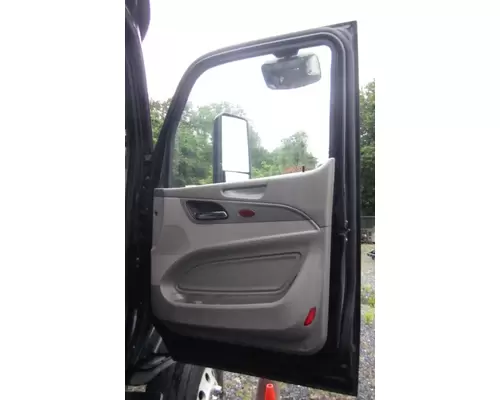 PETERBILT 579 2013-2026 DOOR ASSEMBLY, FRONT