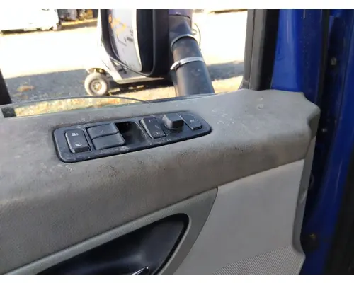 PETERBILT 579 2013-2026 DOOR ASSEMBLY, FRONT