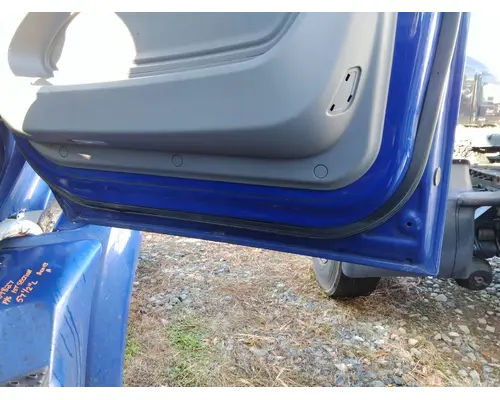 PETERBILT 579 2013-2026 DOOR ASSEMBLY, FRONT