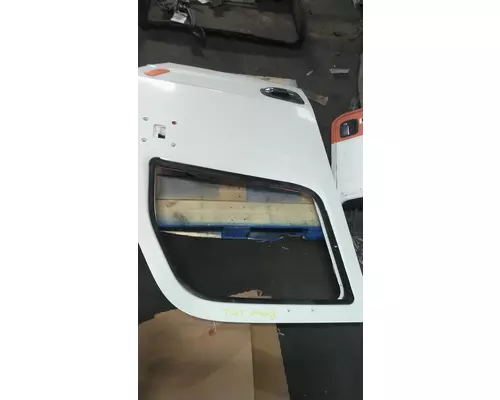 PETERBILT 579 2013-2026 DOOR ASSEMBLY, FRONT