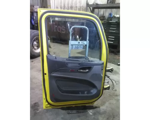 PETERBILT 579 2013-2026 DOOR ASSEMBLY, FRONT