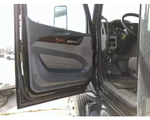 PETERBILT 579 2013-2026 DOOR ASSEMBLY, FRONT