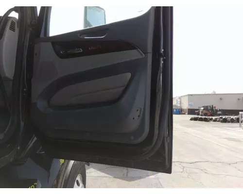 PETERBILT 579 2013-2026 DOOR ASSEMBLY, FRONT