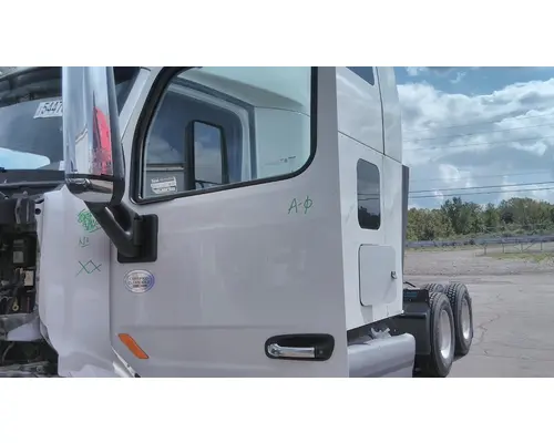 PETERBILT 579 2013-2026 DOOR ASSEMBLY, FRONT