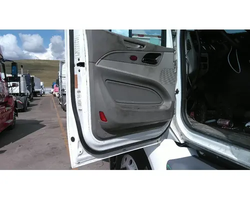 PETERBILT 579 2013-2026 DOOR ASSEMBLY, FRONT