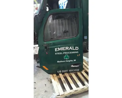 PETERBILT 579 2013-2026 DOOR ASSEMBLY, FRONT