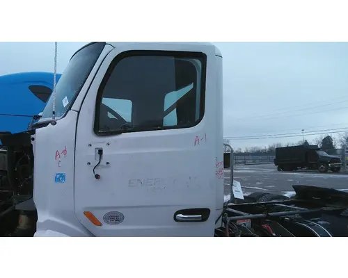PETERBILT 579 2013-2026 DOOR ASSEMBLY, FRONT