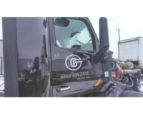 PETERBILT 579 2013-2026 DOOR ASSEMBLY, FRONT