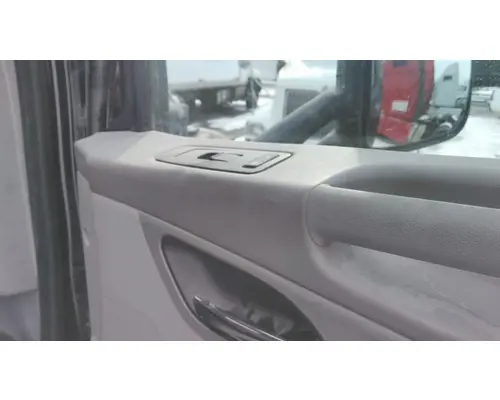 PETERBILT 579 2013-2026 DOOR ASSEMBLY, FRONT