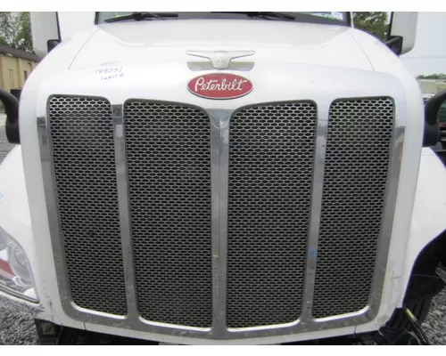 PETERBILT 579 2022-2025 GRILLE