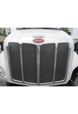 PETERBILT 579 2022-2025 GRILLE