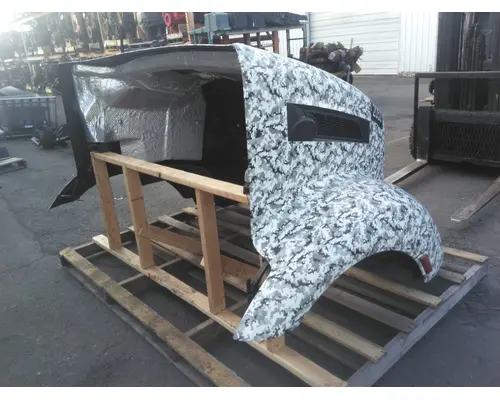 PETERBILT 579 2022-2025 HOOD