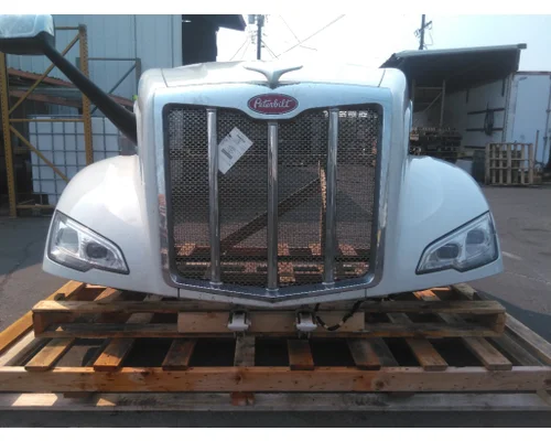 PETERBILT 579 2022-2025 HOOD