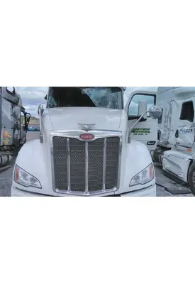 PETERBILT 579 2022-2025 HOOD