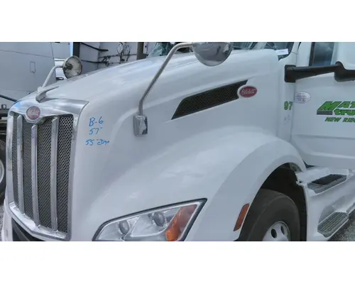 PETERBILT 579 2022-2025 HOOD