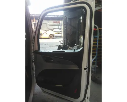 PETERBILT 579 2022-2026 DOOR ASSEMBLY, FRONT