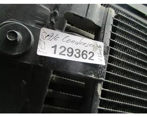 PETERBILT 579_40702 AC Condenser