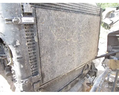 PETERBILT 579_40702 AC Condenser