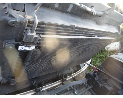PETERBILT 579_40702 AC Condenser