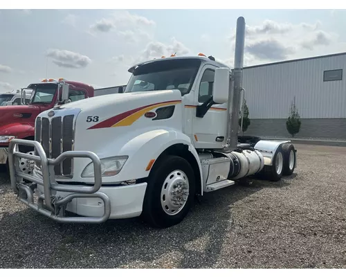 PETERBILT 579 Day cab Heavy Trucks