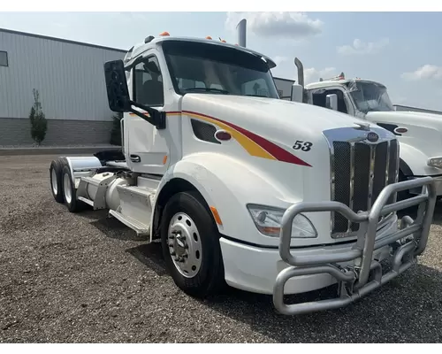 PETERBILT 579 Day cab Heavy Trucks