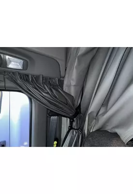 PETERBILT 579 NEXT GEN Cab Windshield Curtain