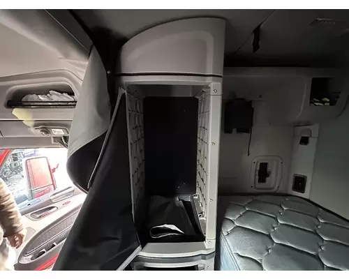 PETERBILT 579 NEXT GEN Sleeper Cabinet, Passenger Side