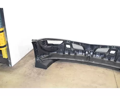 PETERBILT 579 Next Gen Bumper Assembly, Front